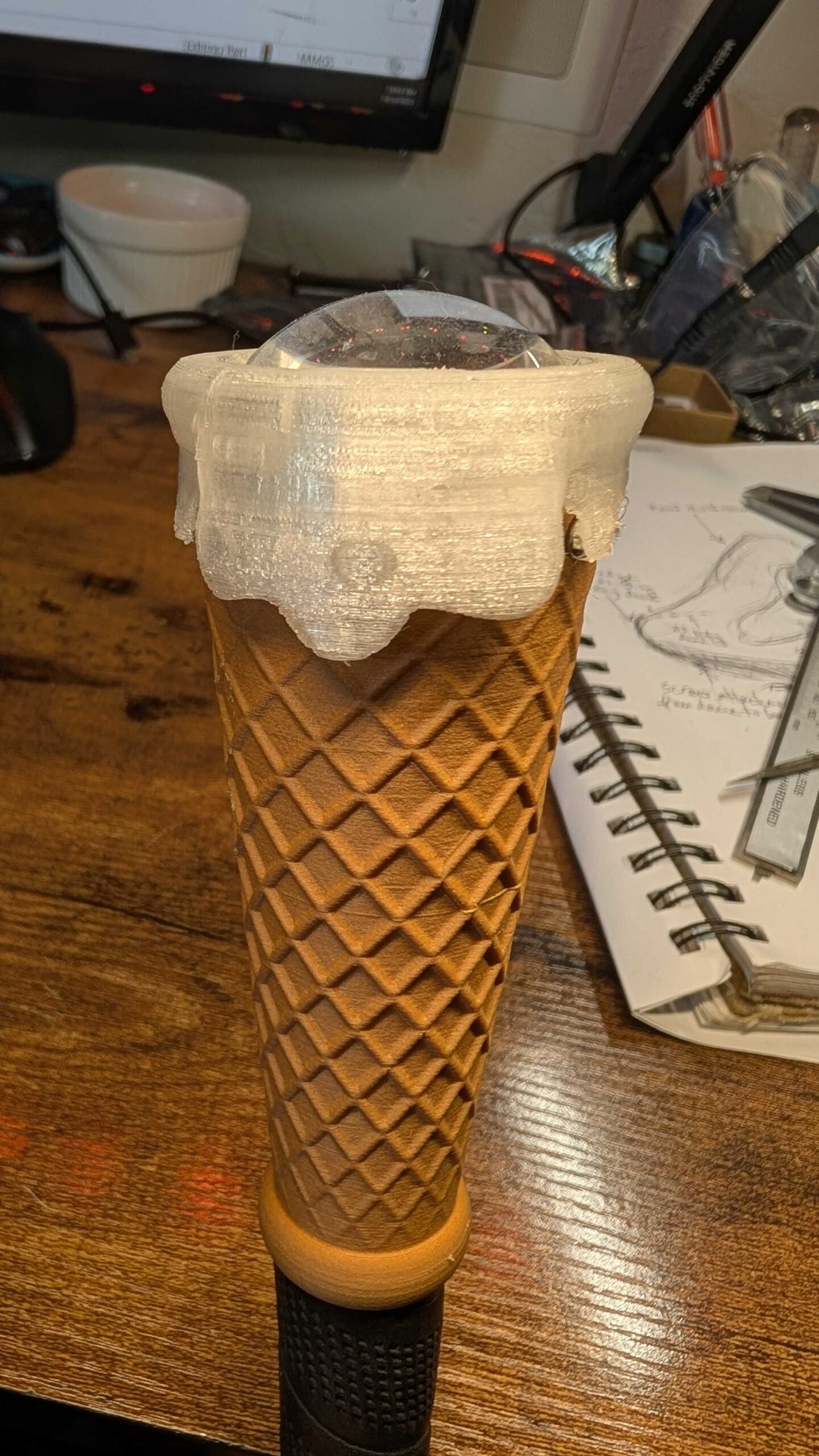 Ice cream dome top with glass lens